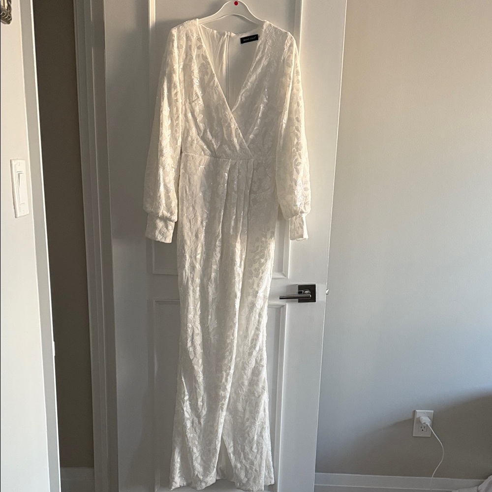 Chic White Long Sleeve Lace Dress fully lined sz M